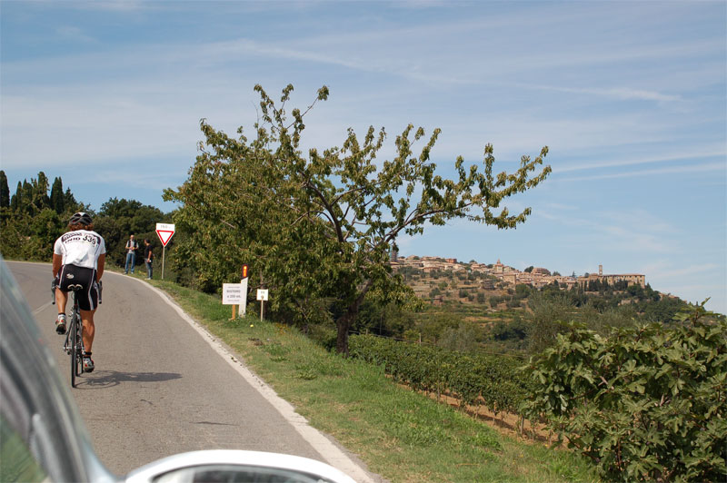 gal/2006/07 - Fondo della Valdarbia II serie/3 - Su e giu per le crete e  l arrivo/DSC_0045-01.jpg